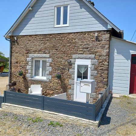 Appartement Studio Dans Une Longere En Pierre A La Campagne à Saint-Ovin Extérieur photo